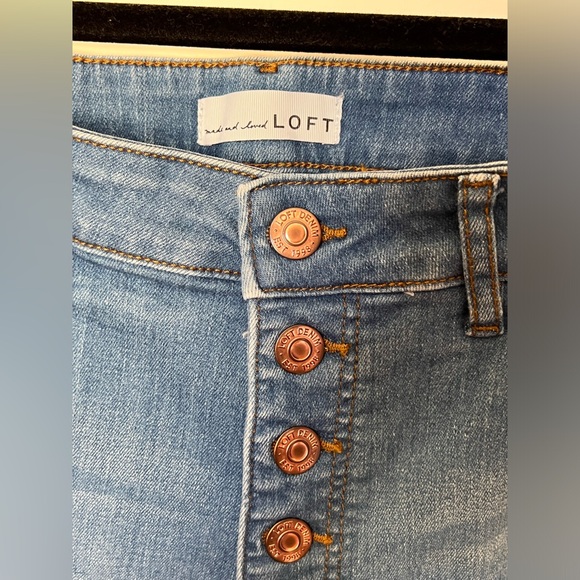 Loft Kick Crop Jeans - Picture 3 of 4
